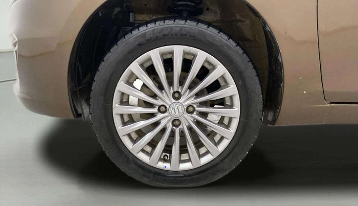 2017 Maruti Ciaz ALPHA 1.4 PETROL, Petrol, Manual, 1,31,521 km, Left Front Wheel