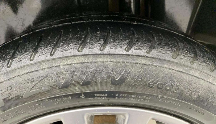 2017 Maruti Ciaz ALPHA 1.4 PETROL, Petrol, Manual, 1,31,521 km, Right Rear Tyre Tread