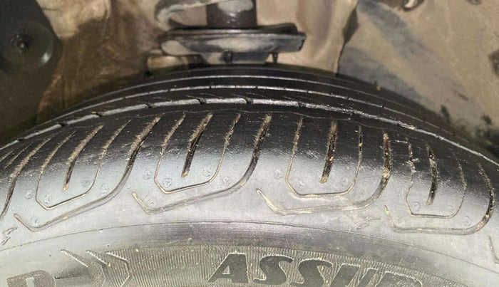 2023 MG ASTOR SUPER 1.5 MT, Petrol, Manual, 28,917 km, Right Front Tyre Tread