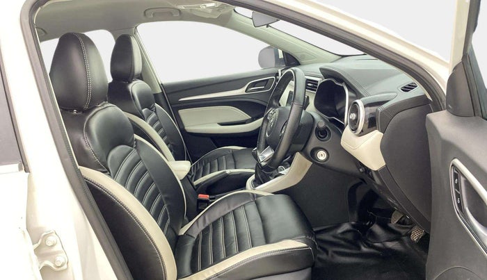 2023 MG ASTOR SUPER 1.5 MT, Petrol, Manual, 28,917 km, Right Side Front Door Cabin
