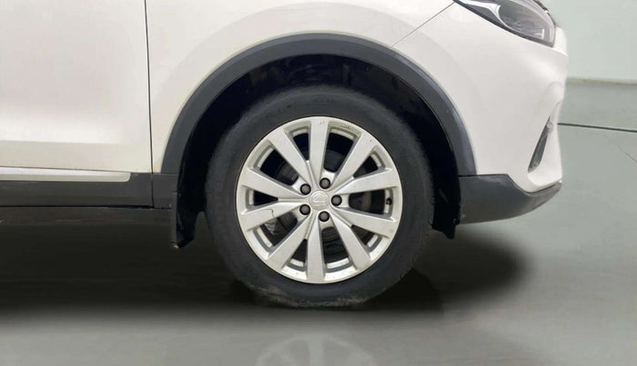 2023 MG ASTOR SUPER 1.5 MT, Petrol, Manual, 28,917 km, Right Front Wheel