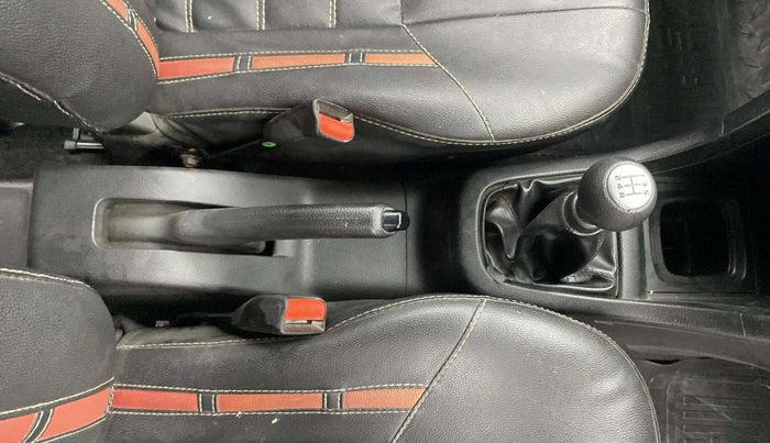 2017 Maruti Swift LXI (O), Petrol, Manual, 74,267 km, Gear Lever