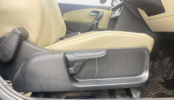 2018 Skoda Rapid STYLE 1.6 MPI, Petrol, Manual, 42,013 km, Driver Side Adjustment Panel