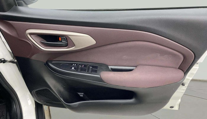 2024 Maruti FRONX SIGMA 1.2 MT, Petrol, Manual, 16,423 km, Driver Side Door Panels Control