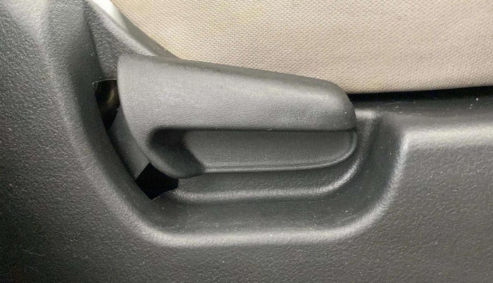 2015 Maruti Wagon R 1.0 VXI, Petrol, Manual, 58,144 km, Driver Side Adjustment Panel