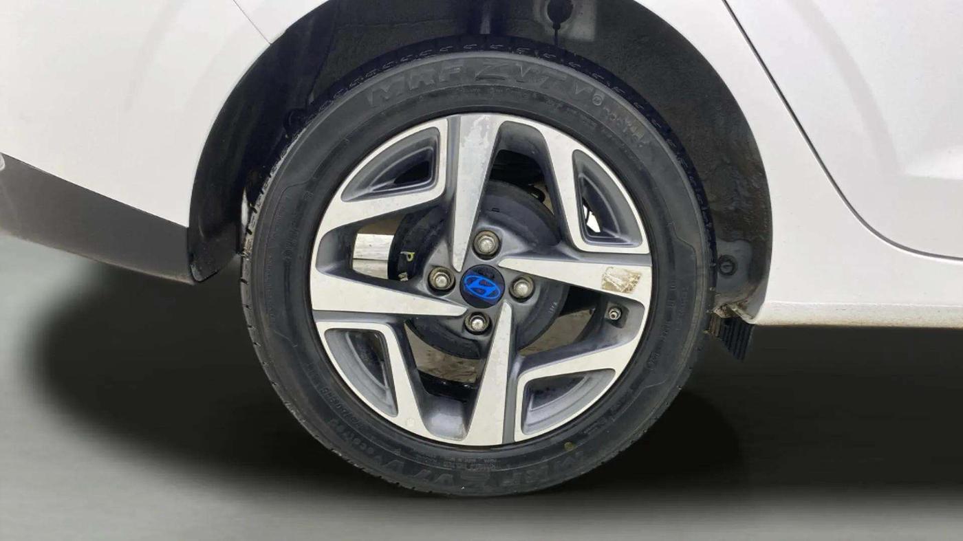 2024 Hyundai AURA SX 1.2 CNG, CNG, Manual, 15,591 km, Right Rear Wheel