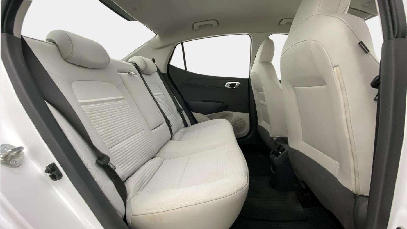 2024 Hyundai AURA SX 1.2 CNG, CNG, Manual, 15,591 km, Right Side Rear Door Cabin