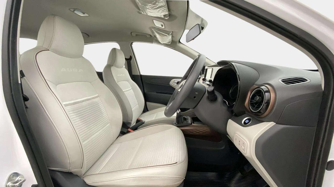 2024 Hyundai AURA SX 1.2 CNG, CNG, Manual, 15,591 km, Right Side Front Door Cabin