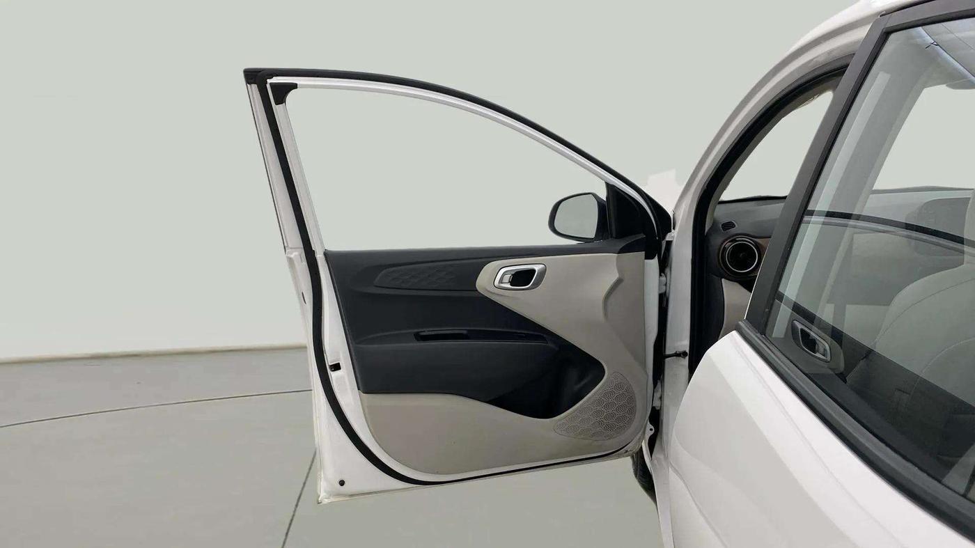 2024 Hyundai AURA SX 1.2 CNG, CNG, Manual, 15,591 km, LHS Front Door
