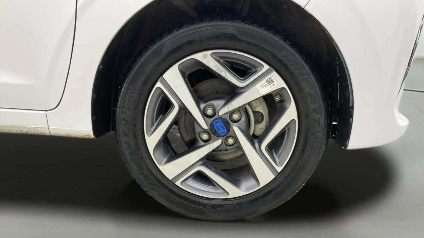 2024 Hyundai AURA SX 1.2 CNG, CNG, Manual, 15,591 km, Right Front Wheel
