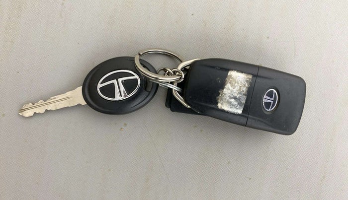 2018 Tata TIGOR XZ PLUS PETROL, Petrol, Manual, 61,818 km, Key Close Up