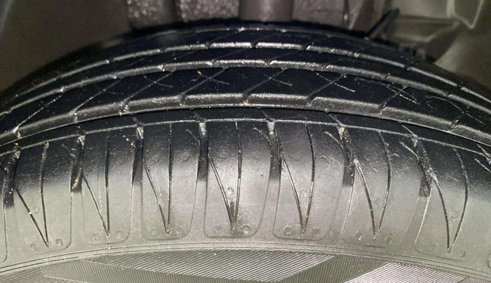 2018 Tata TIGOR XZ PLUS PETROL, Petrol, Manual, 61,818 km, Right Front Tyre Tread