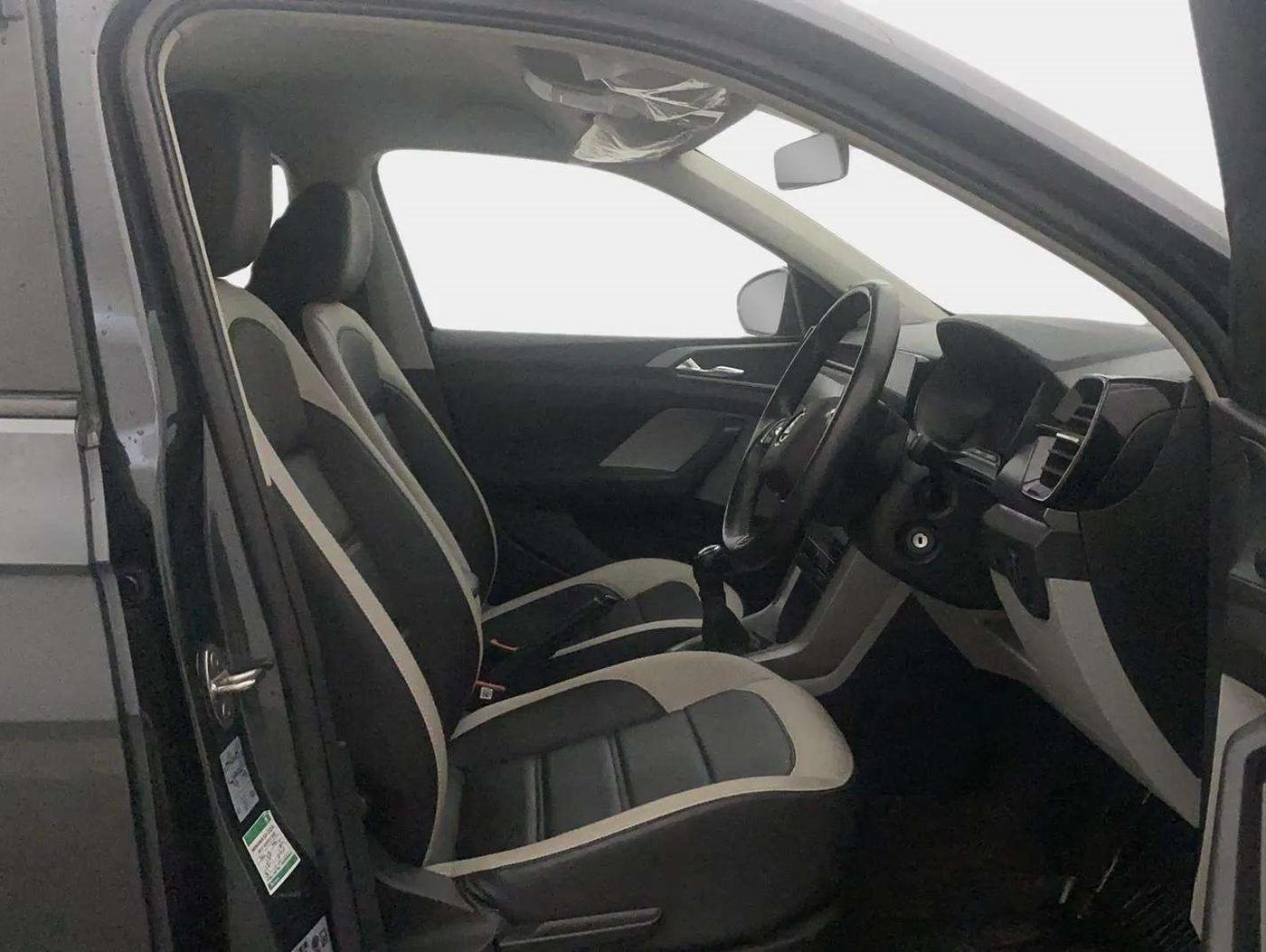 2023 Skoda KUSHAQ AMBITION 1.0L TSI MT, Petrol, Manual, 8,756 km, Right Side Front Door Cabin