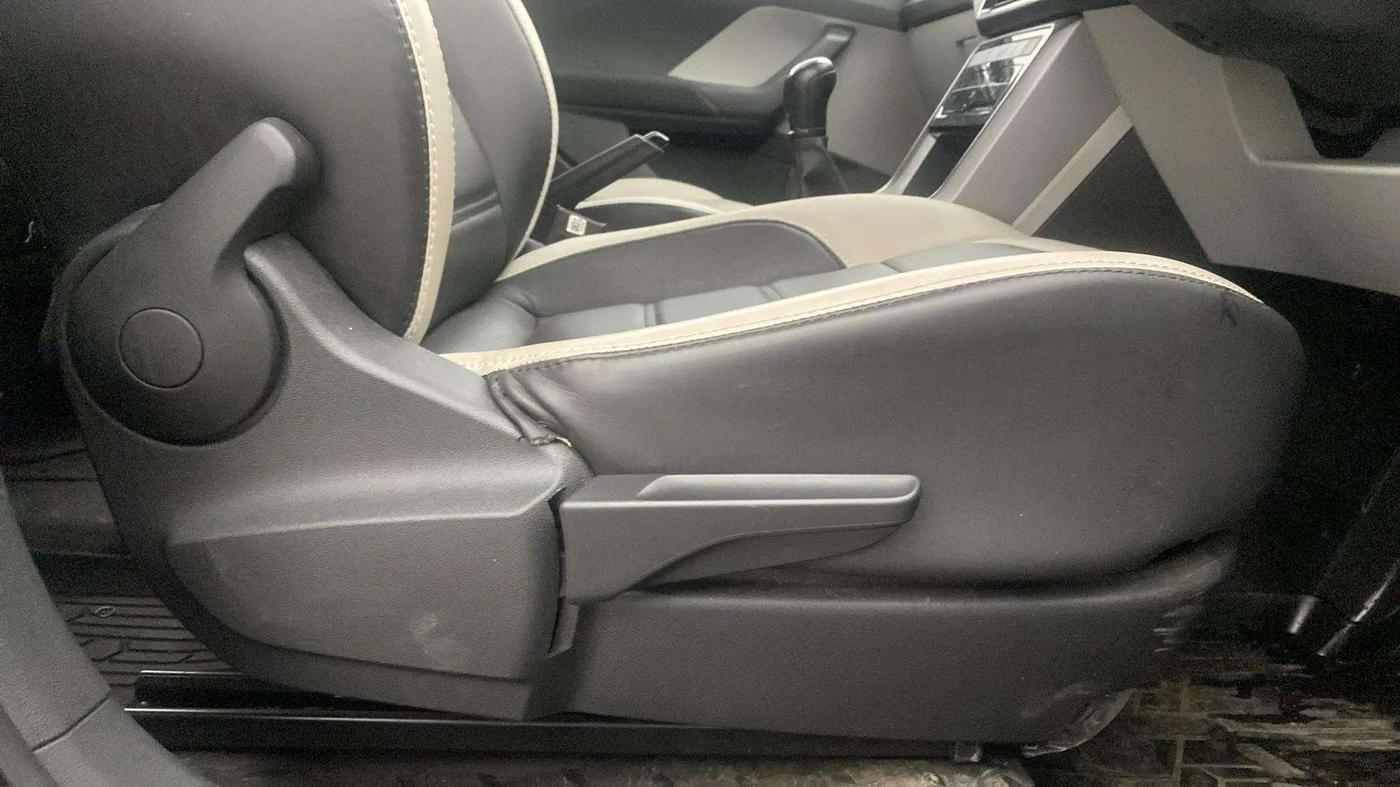 2023 Skoda KUSHAQ AMBITION 1.0L TSI MT, Petrol, Manual, 8,756 km, Driver Side Adjustment Panel