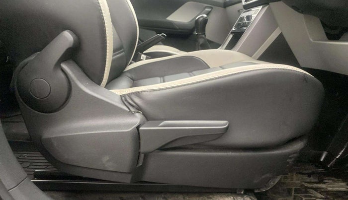 2023 Skoda KUSHAQ AMBITION 1.0L TSI MT, Petrol, Manual, 8,571 km, Driver Side Adjustment Panel