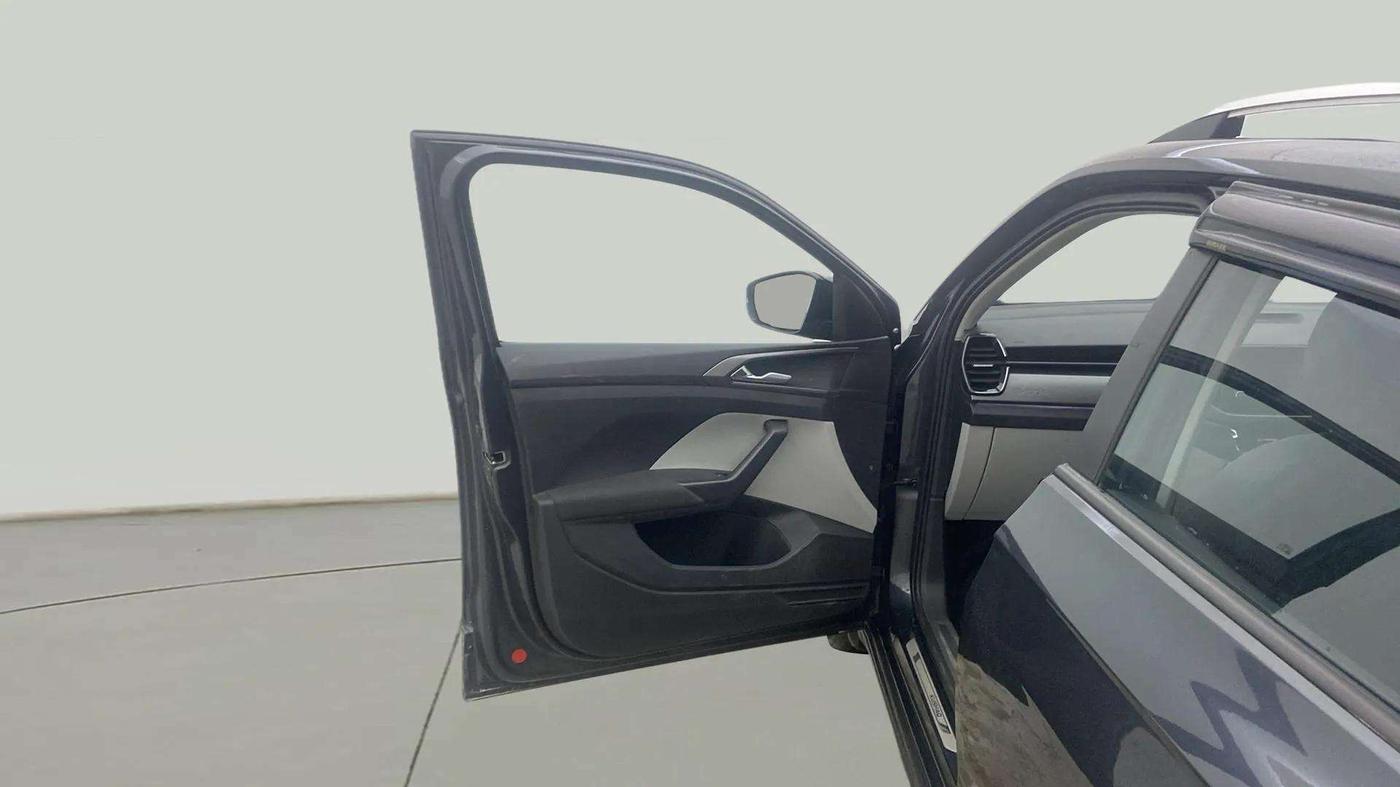 2023 Skoda KUSHAQ AMBITION 1.0L TSI MT, Petrol, Manual, 8,756 km, LHS Front Door