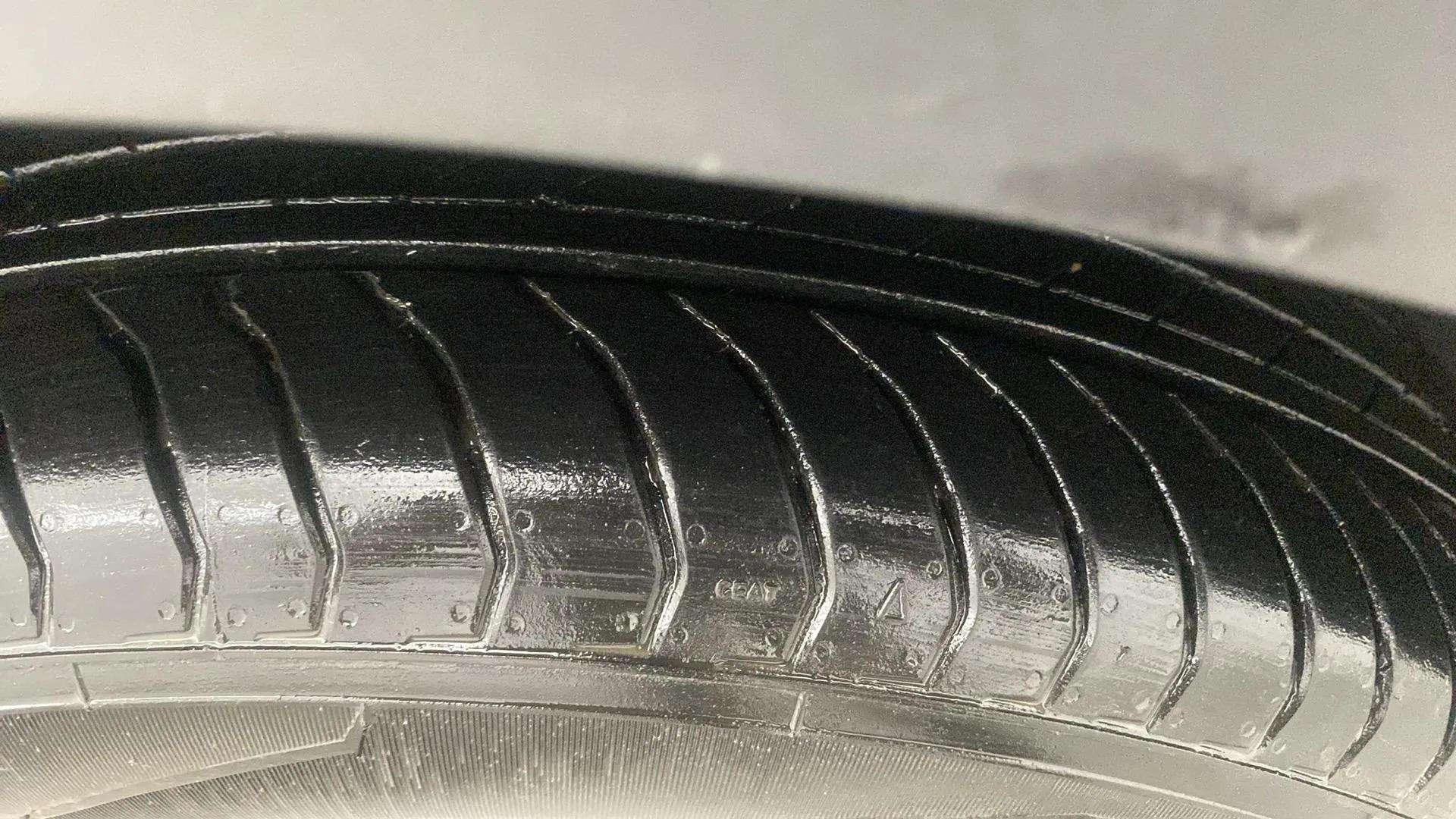 RHS-Front-Tyre-Tread-18
