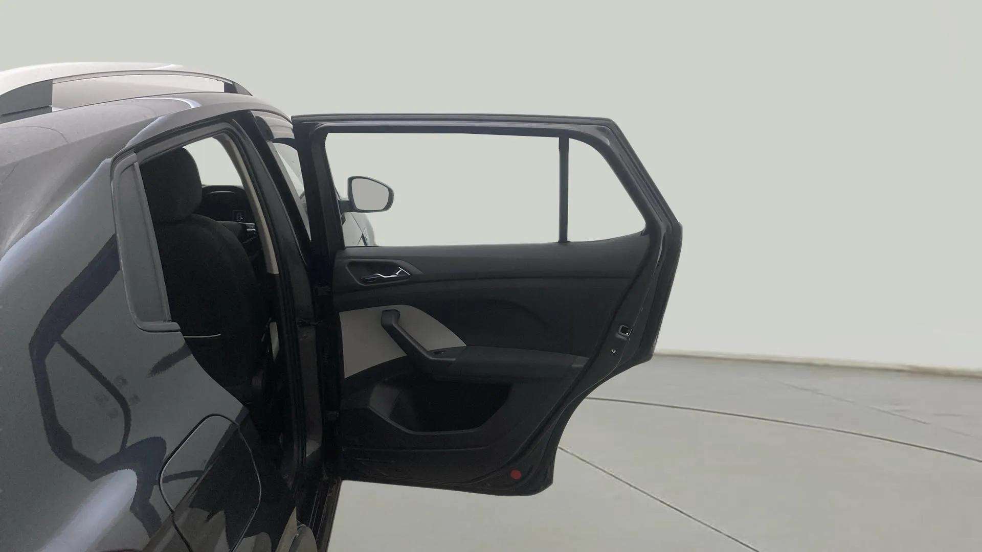 RHS-Rear-Door-Open-33