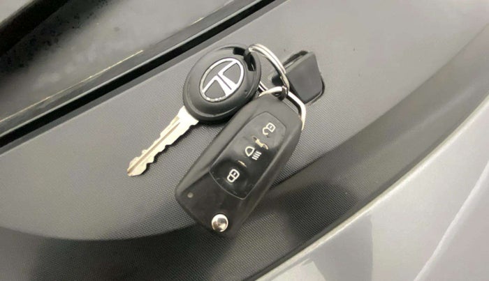 2018 Tata TIGOR XZ (O) PETROL, Petrol, Manual, 66,140 km, Key Close Up