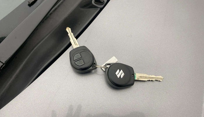 2017 Maruti Wagon R 1.0 VXI AMT, Petrol, Automatic, 26,129 km, Key Close Up