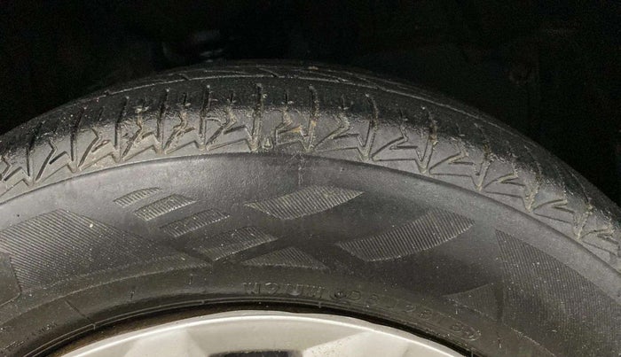 2015 Maruti Celerio VXI AMT, Petrol, Automatic, 71,281 km, Right Front Tyre Tread