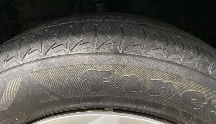 2015 Maruti Celerio VXI AMT, Petrol, Automatic, 71,281 km, Left Front Tyre Tread