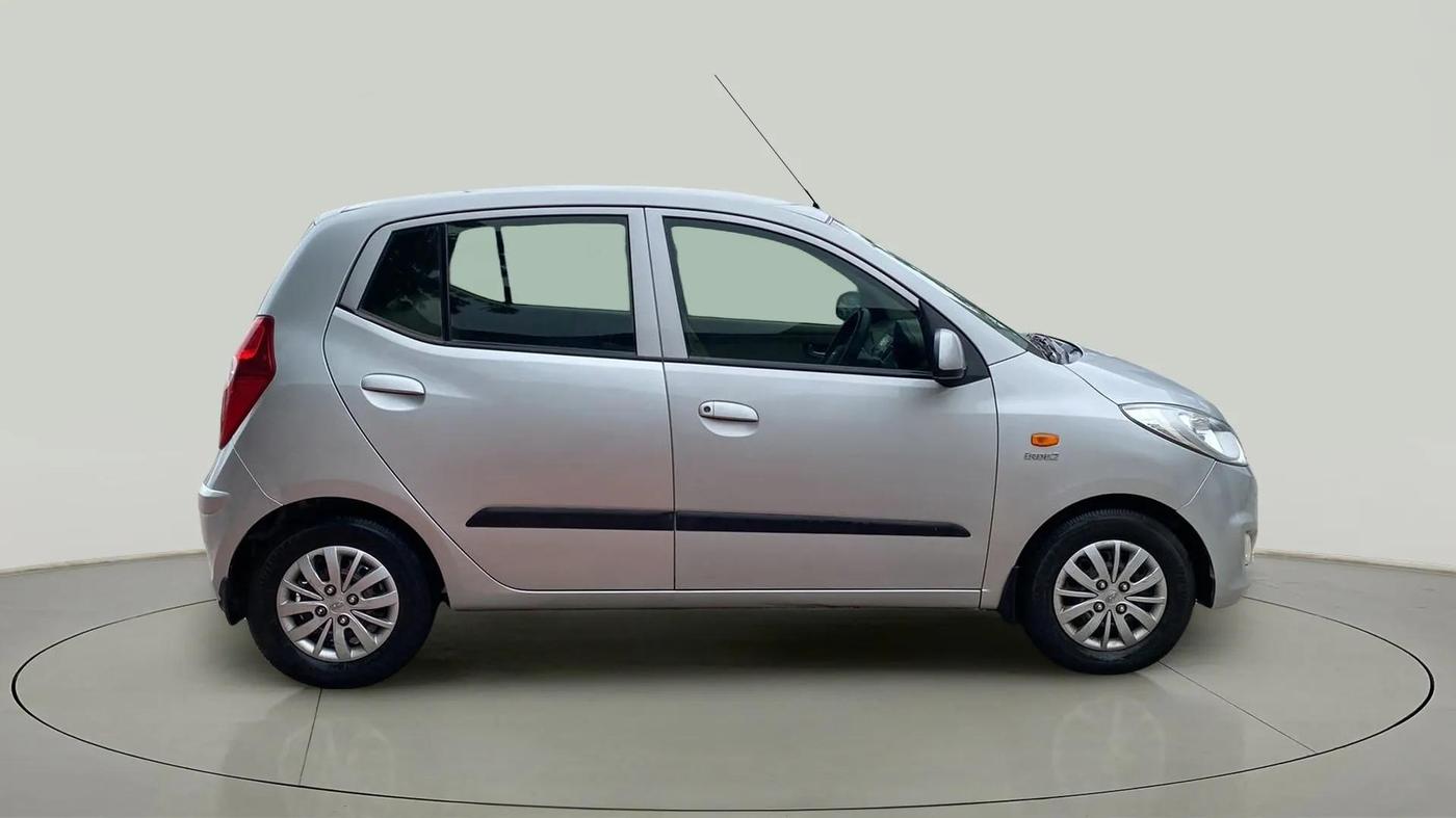 2016 Hyundai Grand i10 SPORTZ 1.2 KAPPA VTVT, Petrol, Manual, 68,871 km, Right Side View
