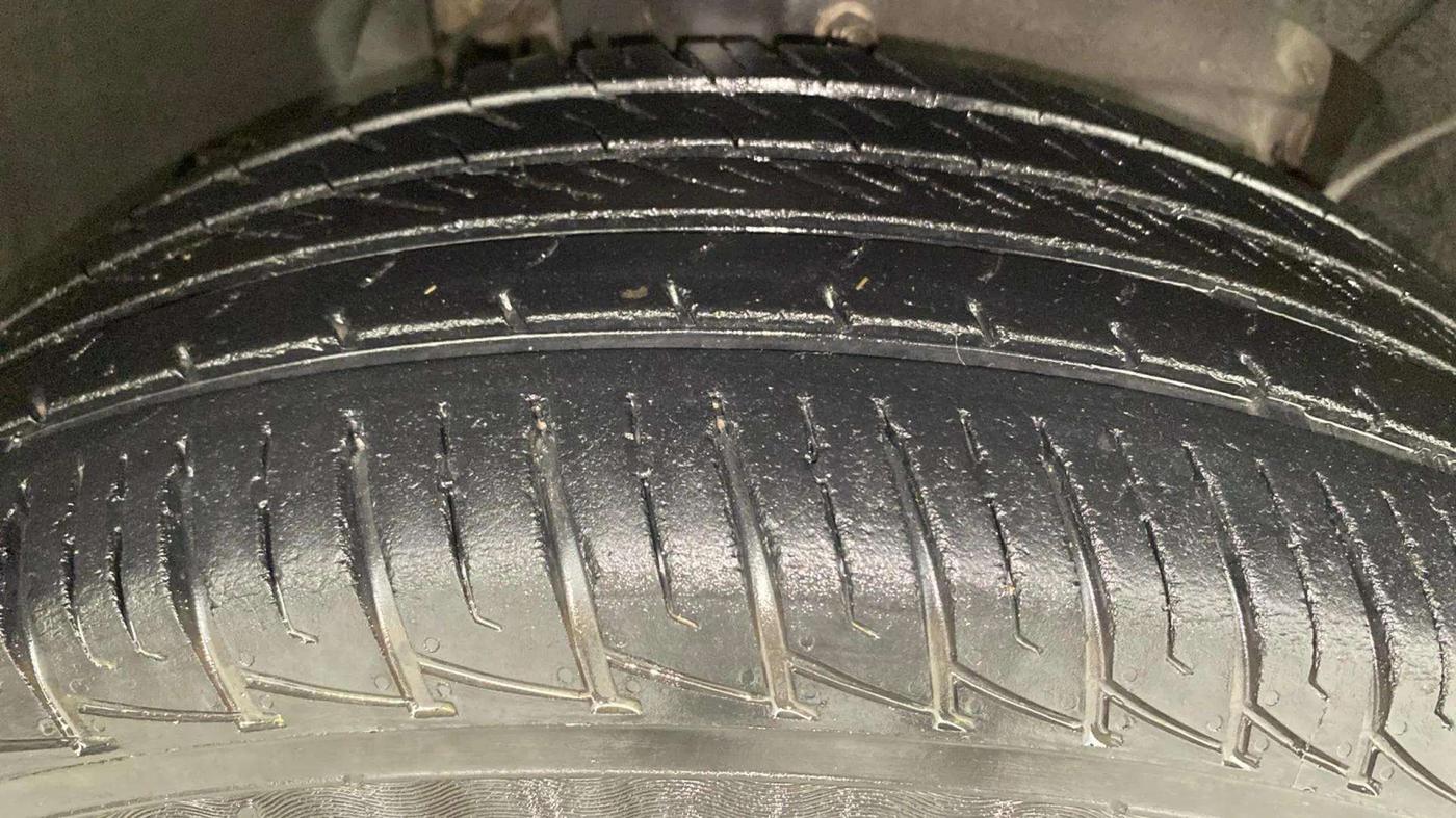 2017 Nissan Terrano XL (P), Petrol, Manual, 89,446 km, Right Front Tyre Tread