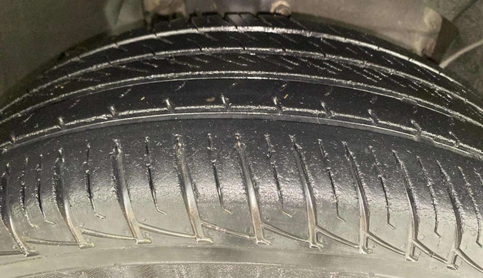 2017 Nissan Terrano XL (P), Petrol, Manual, 89,446 km, Right Front Tyre Tread