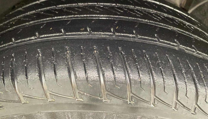 2017 Nissan Terrano XL (P), Petrol, Manual, 89,446 km, Left Front Tyre Tread