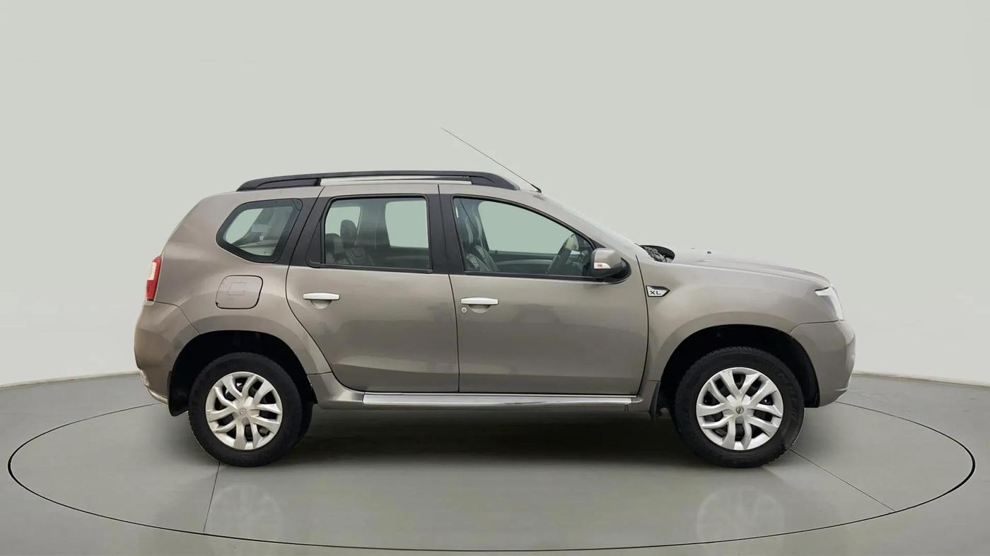 2017 Nissan Terrano XL (P), Petrol, Manual, 89,446 km, Right Side View