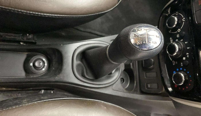 2017 Nissan Terrano XL (P), Petrol, Manual, 89,446 km, Gear Lever