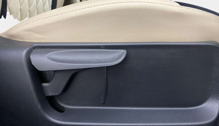 2020 Skoda Rapid 1.0 AMBITION TSI MT, Petrol, Manual, 26,140 km, Driver Side Adjustment Panel