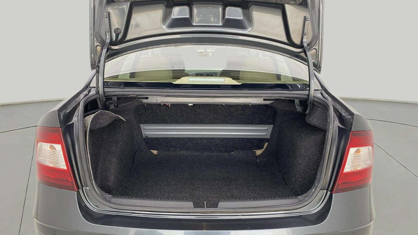 2020 Skoda Rapid 1.0 AMBITION TSI MT, Petrol, Manual, 26,140 km, Boot Inside