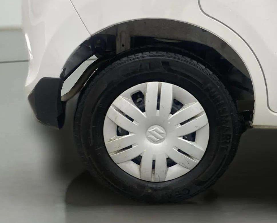 2022 Maruti Alto LXI O, Petrol, Manual, 26,314 km, Right Rear Wheel