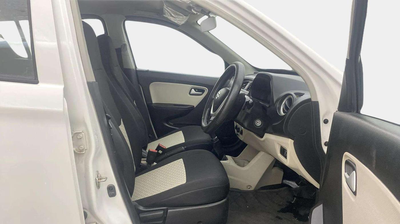 2022 Maruti Alto LXI O, Petrol, Manual, 26,314 km, Right Side Front Door Cabin