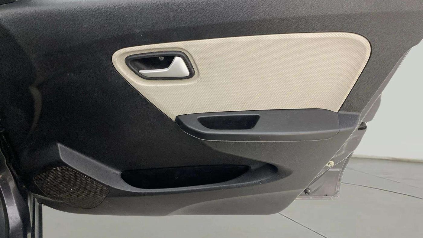 2023 Maruti Alto LXI O, Petrol, Manual, 31,065 km, Driver Side Door Panels Control