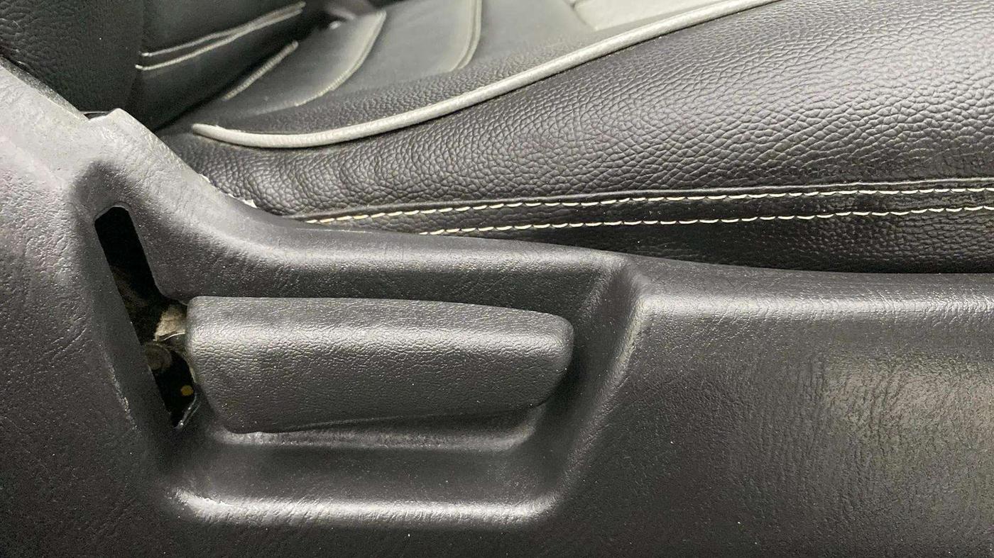 2023 Maruti Alto LXI O, Petrol, Manual, 31,065 km, Driver Side Adjustment Panel
