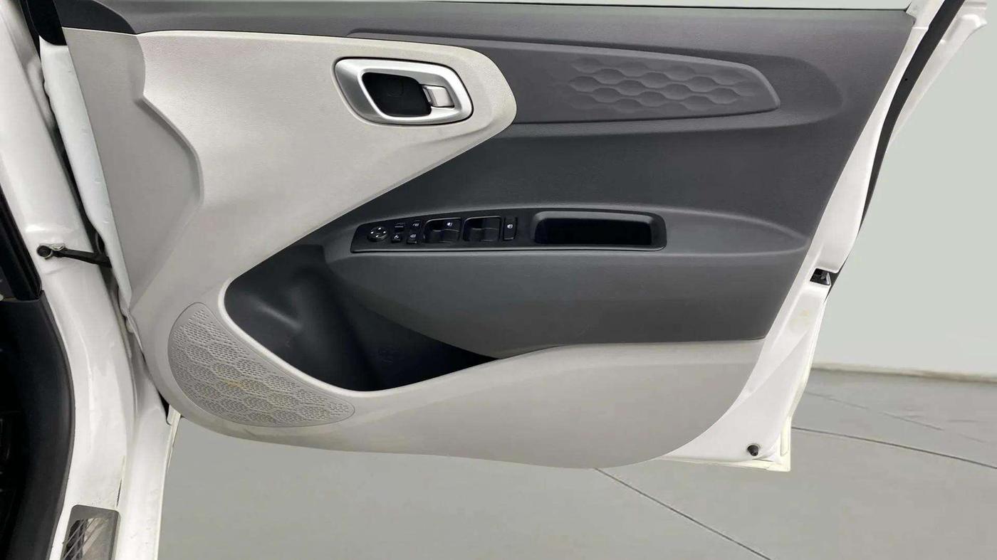 2023 Hyundai GRAND I10 NIOS ASTA AMT 1.2 KAPPA VTVT, Petrol, Automatic, 64,850 km, Driver Side Door Panels Control