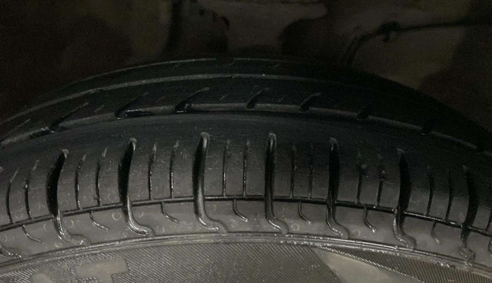 2020 Maruti Alto LXI, Petrol, Manual, 74,364 km, Right Front Tyre Tread