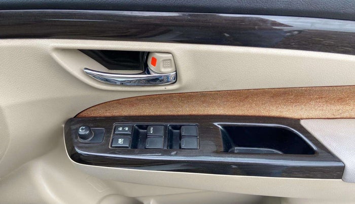 2015 Maruti Ciaz VXI+, Petrol, Manual, 80,042 km, Driver Side Door Panels Control
