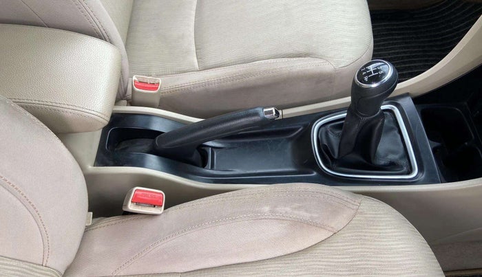 2015 Maruti Ciaz VXI+, Petrol, Manual, 80,042 km, Gear Lever