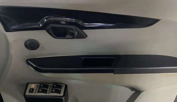 2017 Mahindra Kuv100 K2 D 6 STR, Diesel, Manual, 55,649 km, Driver Side Door Panels Control