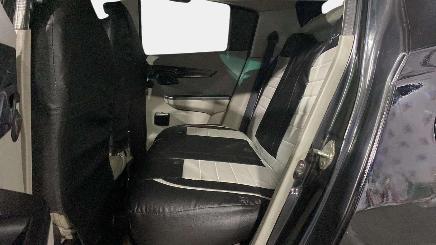 2017 Mahindra Kuv100 K2 D 6 STR, Diesel, Manual, 55,670 km, Right Side Rear Door Cabin