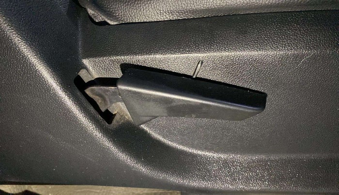 2017 Mahindra Kuv100 K2 D 6 STR, Diesel, Manual, 55,649 km, Driver Side Adjustment Panel