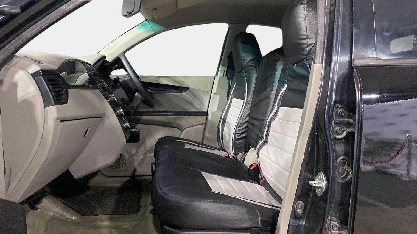 2017 Mahindra Kuv100 K2 D 6 STR, Diesel, Manual, 55,670 km, Right Side Front Door Cabin