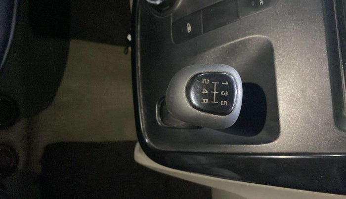 2017 Mahindra Kuv100 K2 D 6 STR, Diesel, Manual, 55,649 km, Gear Lever