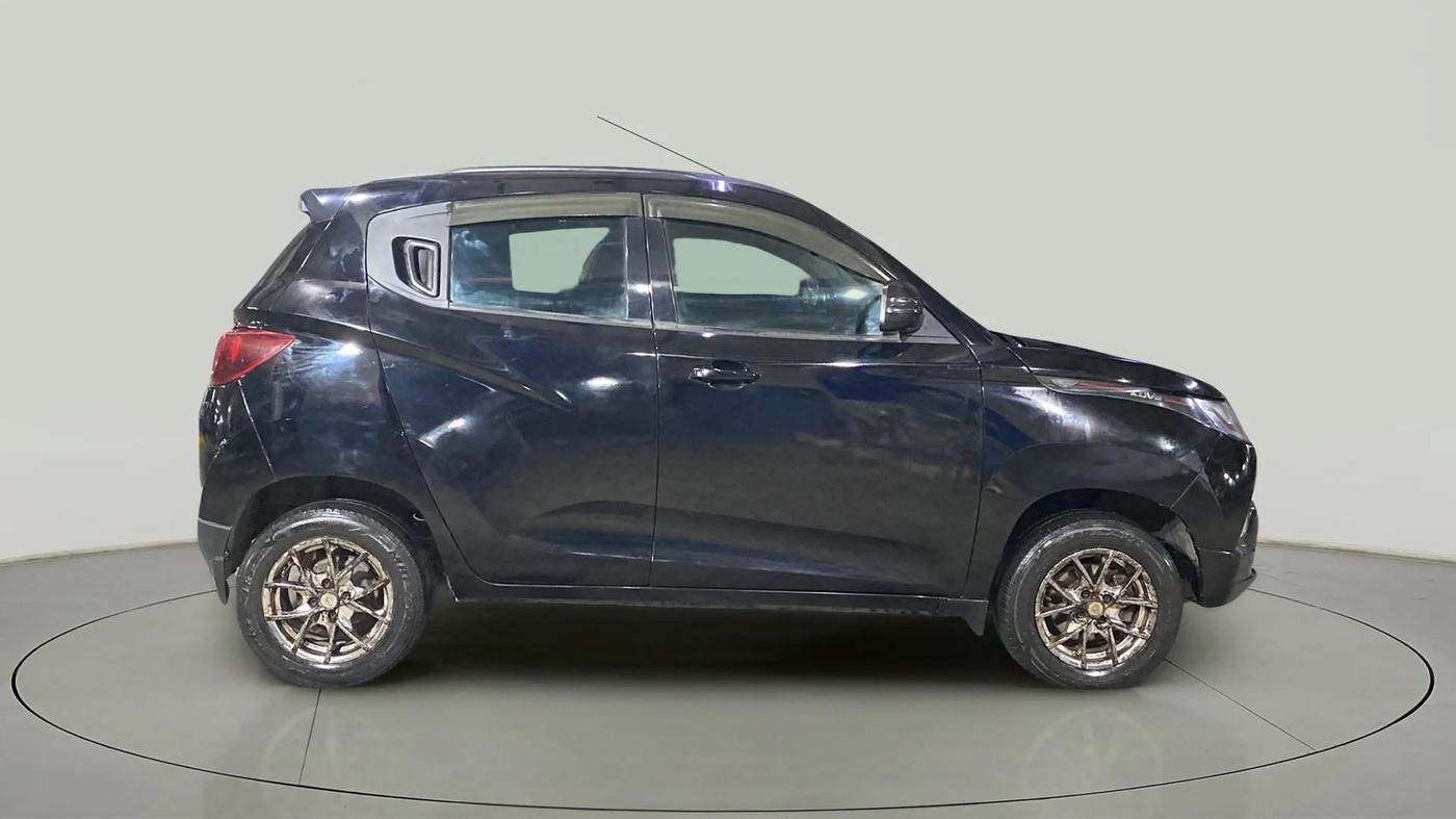 2017 Mahindra Kuv100 K2 D 6 STR, Diesel, Manual, 55,670 km, Right Side View