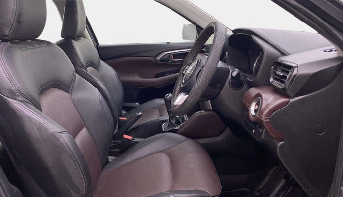 2022 Maruti Grand Vitara ALPHA SMART HYBRID, Petrol, Manual, 98,738 km, Right Side Front Door Cabin