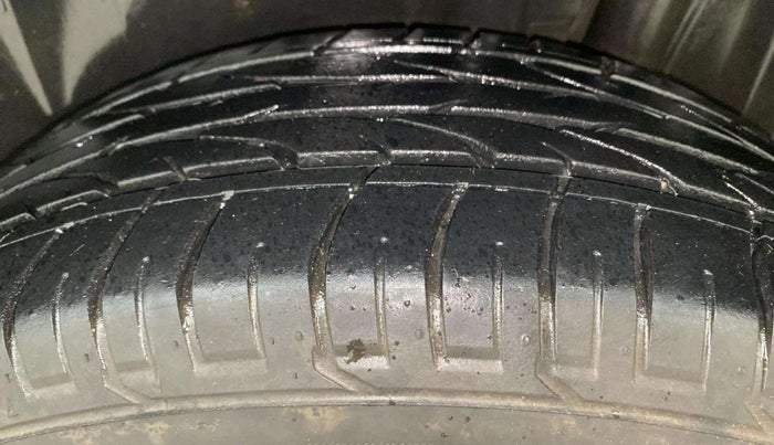 2022 Maruti Grand Vitara ALPHA SMART HYBRID, Petrol, Manual, 98,738 km, Left Rear Tyre Tread